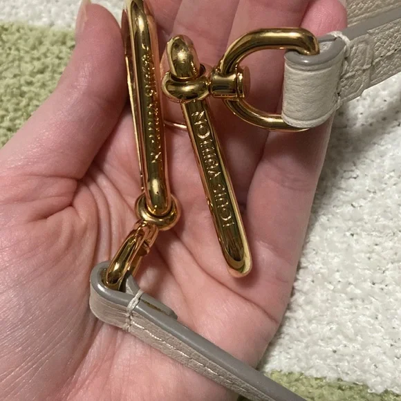 𝗦𝗢𝗟𝗗 𝗢𝗡 𝗩𝗘𝗦𝗧𝗜𝗔𝗜𝗥𝗘-LV EMPREINTE LUMINEUSE TOTE BAG - Picture 6 of 10